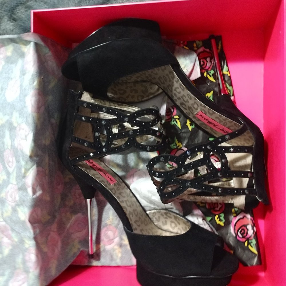 black platform high heel shoes